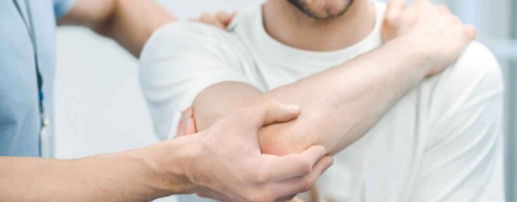 How Physical Therapy Helps Relieve Shoulder Bursitis Pain